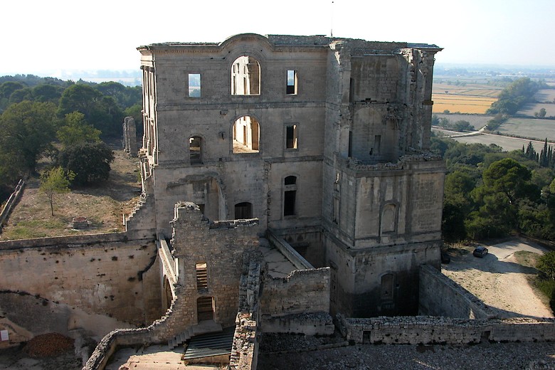 Abbaye de Montmajour (Bouches-du-Rhône) - Un bâtiment de l'abbaye