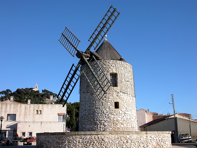Allauch (Bouches-du-Rhône) - Un des 5 moulins d'Allauch
