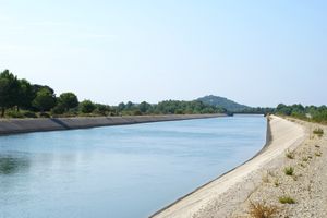 Au bord du canal E.D.F.