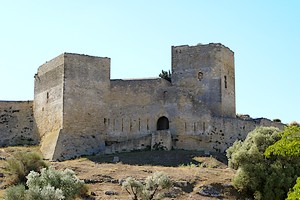 Au pied de la fortification médiévale