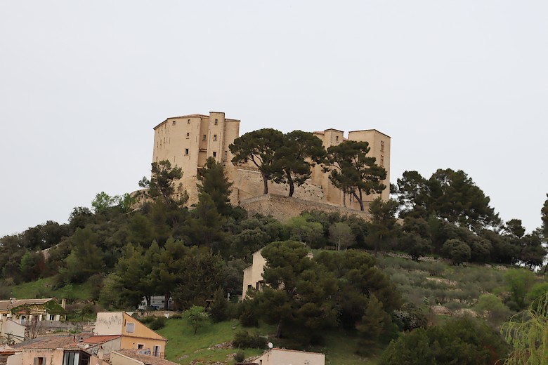 Meyrargues (Bouches-du-Rhône) - Zoom sur le château