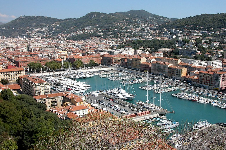 Nice (Alpes-Maritimes) - Vue sur le port de Nice