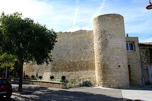 Remparts près de la tour Saint-Jacques