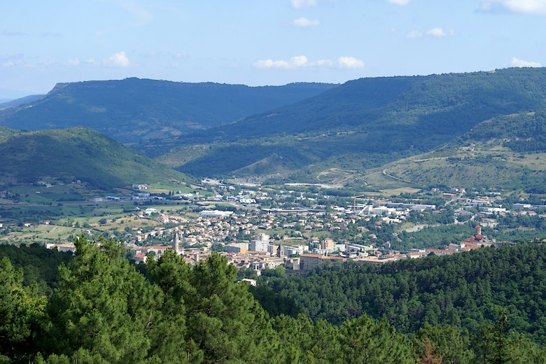 Privas (Ardèche) - La ville située dans un bassin