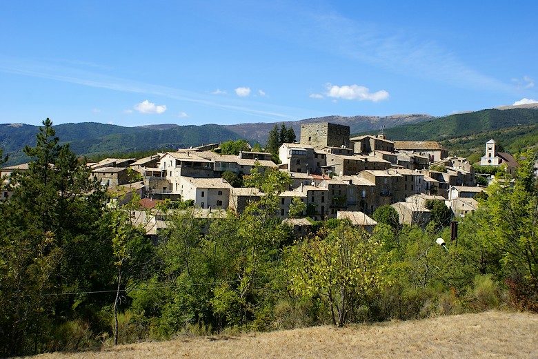 Rosans (Hautes-Alpes) - Vue d'ensemble du village