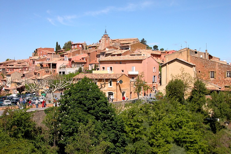 Roussillon (Vaucluse) - Face au village