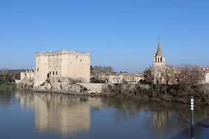 La ville au bord du Rhône