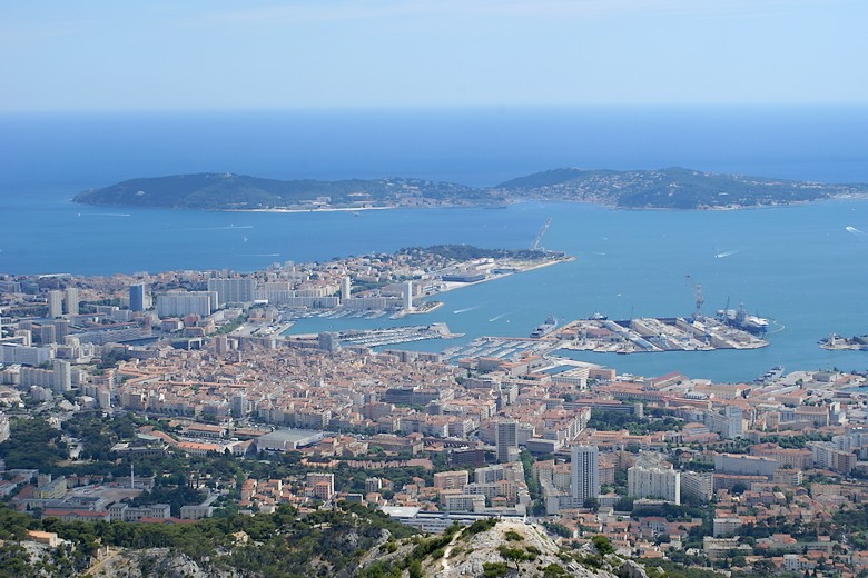 Toulon (Var) - Vue sur la presqu'île de Saint-Mandrier