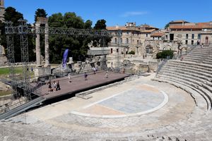 Scène et partie des gradins du Théâtre Antique