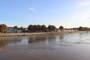 Quai de la Roquette à l'horizon