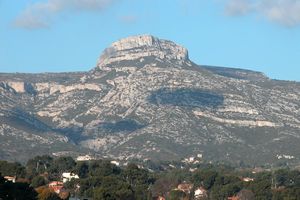 Vue sur la montagne du Garlaban