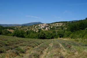 Le village à l'horizon