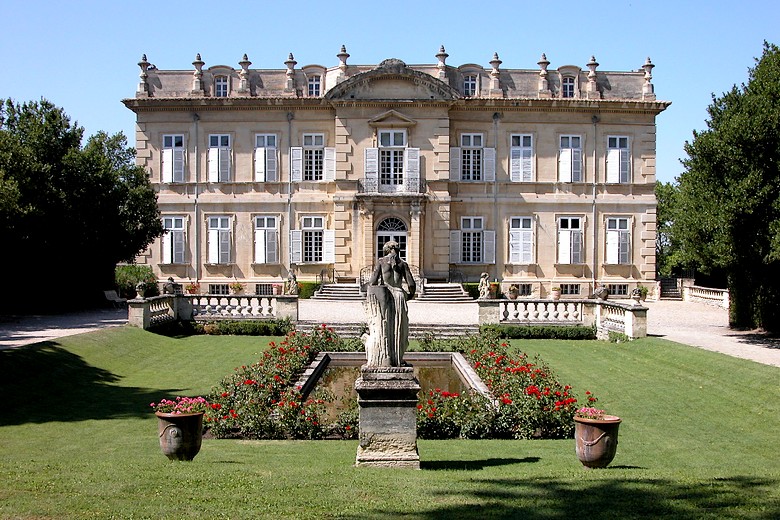 Barbentane (Bouches-du-Rhône) - Le château et son jardin