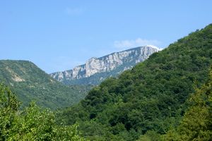 Un massif du Vercors à l'horizon