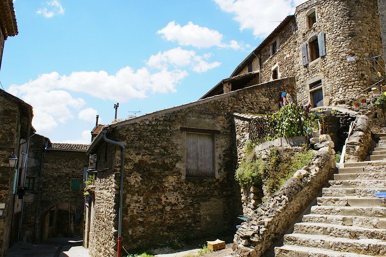 Beauchastel (Ardèche) - Maisons anciennes au coeur du village