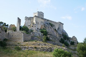 Au pied du château fort