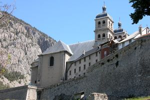 Zoom sur la collégiale Notre-Dame