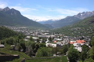 Vue sur la ville et sur la vallée de la Durance