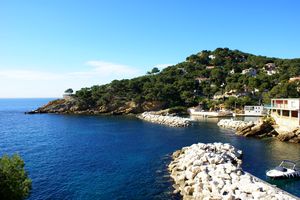 Vers l'entrée du port