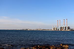 Vue d'ensemble sur la zone industrielle de Martigues