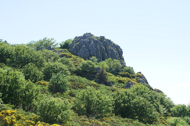 Col de Meyrand (Ardèche) - Rocher dominant le col
