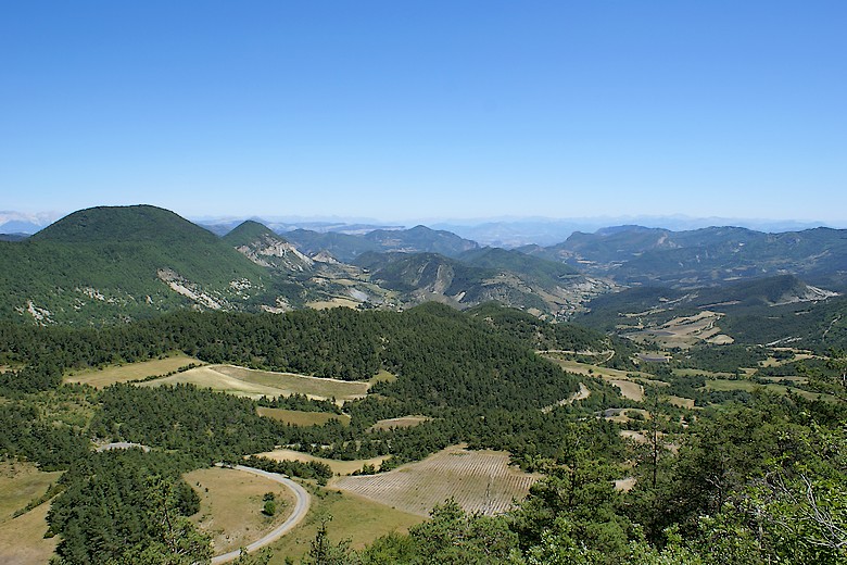 Col de Perty (Drôme) - Vue panoramique en direction des Alpes
