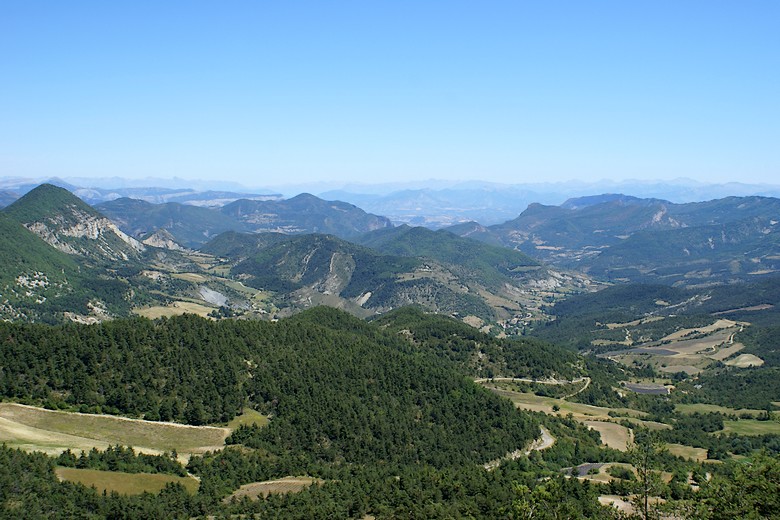 Col de Perty (Drôme) - Vue en direction des Alpes