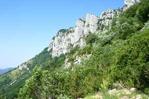 Rochers dominant le col de Tourniol