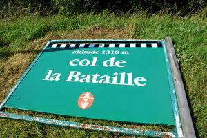 INSOLITE ! Panneau arraché par de violentes rafales de vent