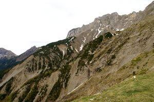 Au pied d'une des crête du Dévoluy