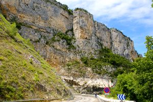 Rocher surplombant les gorges