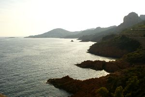 Retour en direction de Saint-Raphaël au coucher du soleil (Coin sauvage de la corniche)