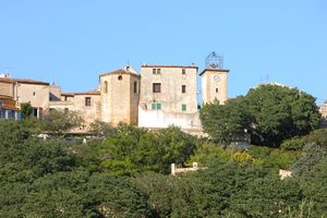 Zoom sur l'église et sur le campanile