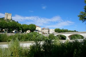 La drôme avec une partie du pont Frédéric Mistral