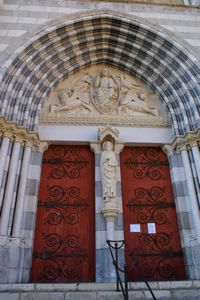 Entrée de la cathédrale Saint-Jérôme