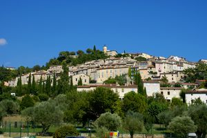 Retour au pied du village