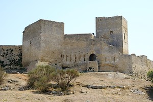 Au pied de la fortification médiévale
