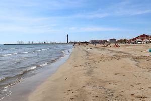 A l'autre extrémité de la Plage de Fos