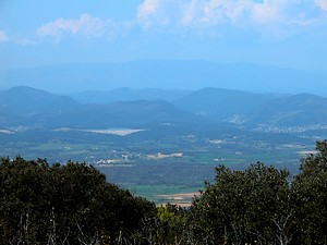 Léger aperçu des Cévennes à l’horizon (dir. nord-ouest)