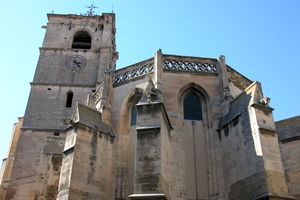 Derrière la collégiale