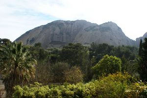 Au pied du rocher du cap de l'Aigle