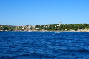 La station balnéaire à l'horizon