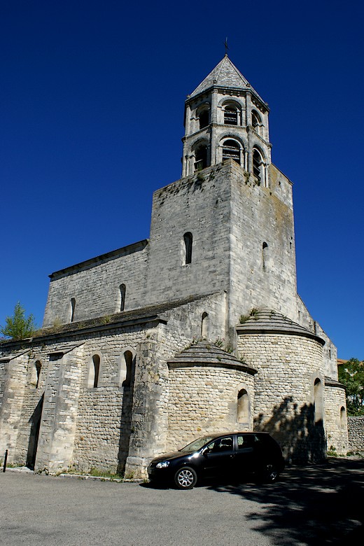 La Garde-Adhémar (Drôme) - Vue d’ensemble de l’église