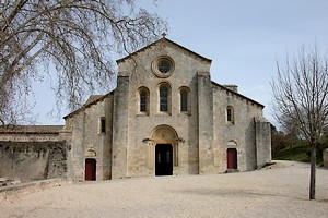Face à l'abbaye de Silvacane