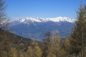 Massif des Ecrins (Descente vers la station des Orres 1650 m)