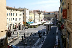Cours Honoré d'Estienne Orves (près du Vieux Port)