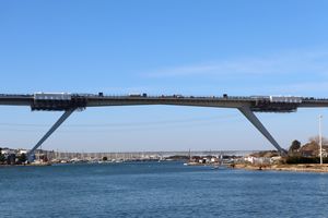 Pont de Martigues avec vue sur une partie du chenal de Caronte