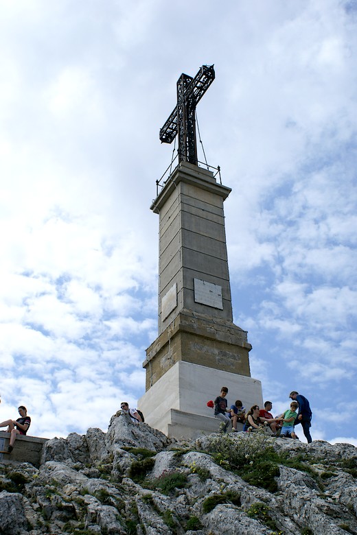 Montagne Sainte-Victoire (Bouches-du-Rhône) - Au pied de la Croix de Provence