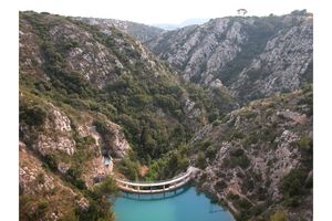 Contrebas du barrage