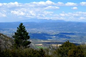 Le Mont Ventoux à l'horizon